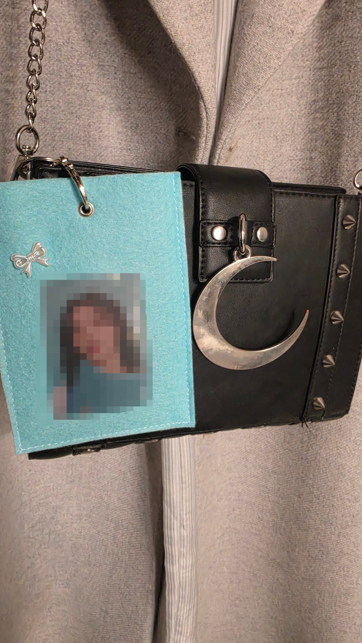 Holder vert menthe K-pop avec détail nœud blanc